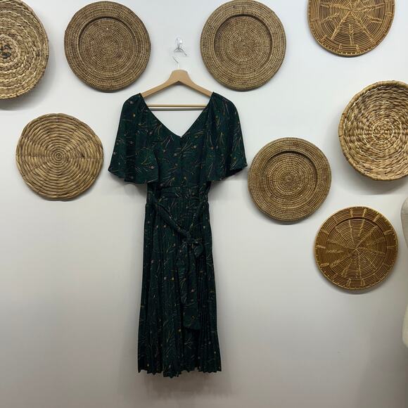 Modcloth Green Purple Flower Floral V-Neck Short Sleeve Tie Pleated Dress 4 - Picture 3 of 9